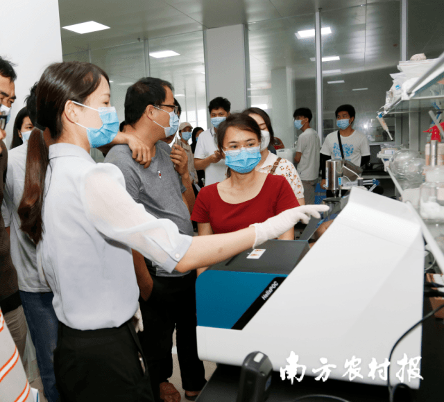 電白區(qū)水產(chǎn)病害核酸快速檢測(cè)新設(shè)備操作技術(shù)培訓(xùn)活動(dòng)現(xiàn)場(chǎng)